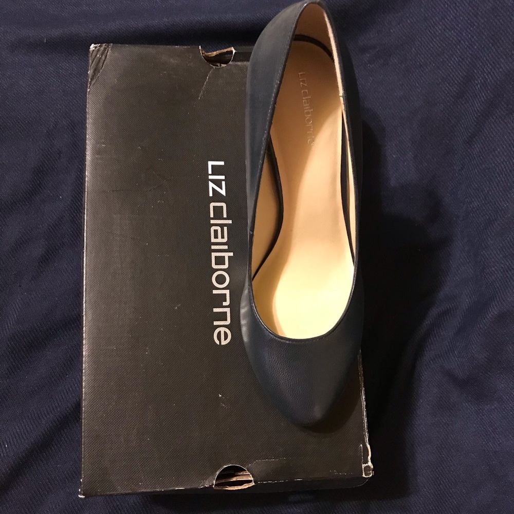 Liz Claiborne Blue Pumps